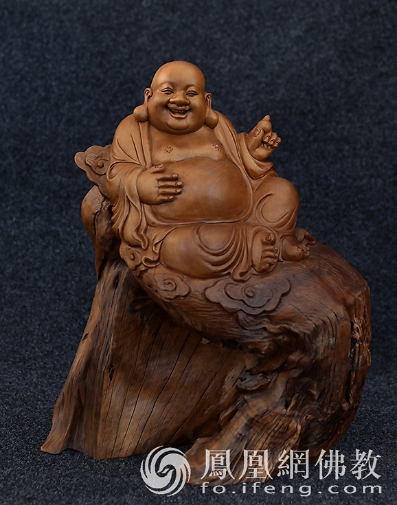 桐柏山木雕博物馆弥勒佛雕像,桐柏木雕博物馆龙的雕像