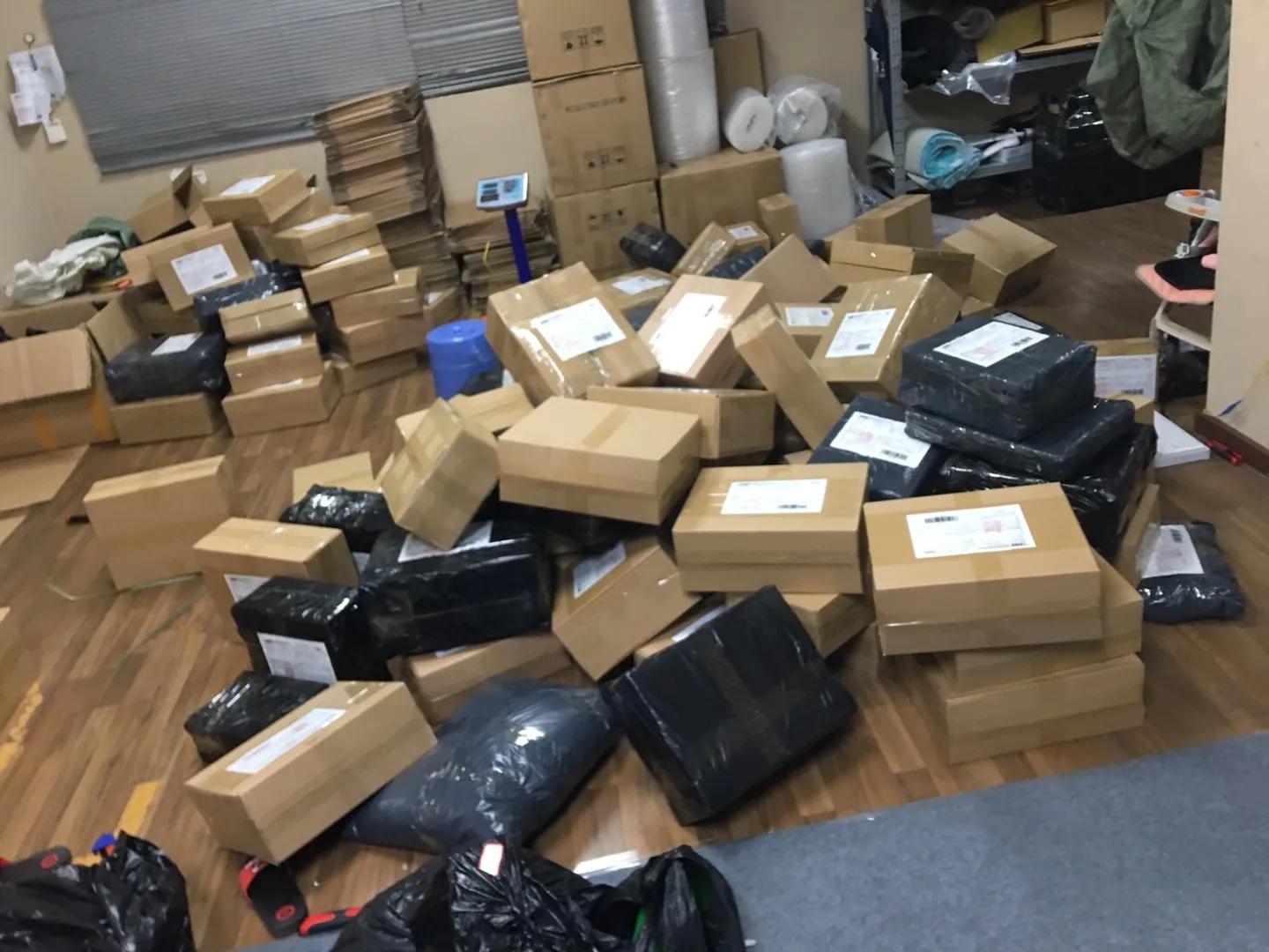 跨境电商国内快递怎么发国外 (跨境电商发国外快递多久能到)