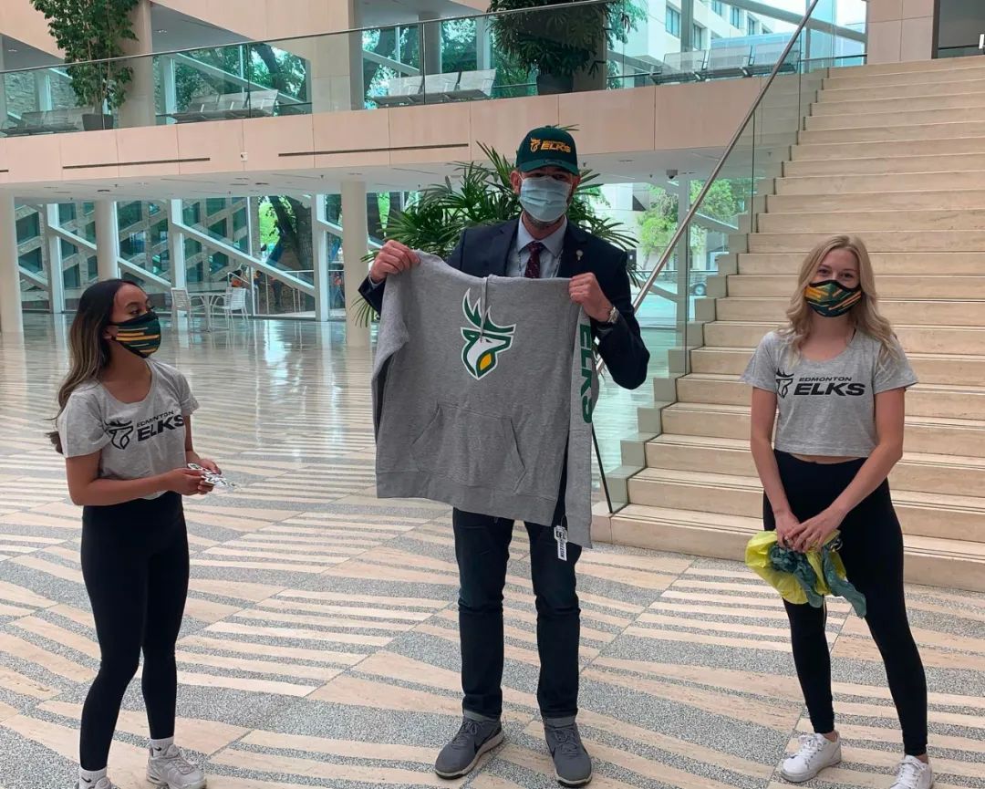 加拿大军队logo,加拿大足球队队旗