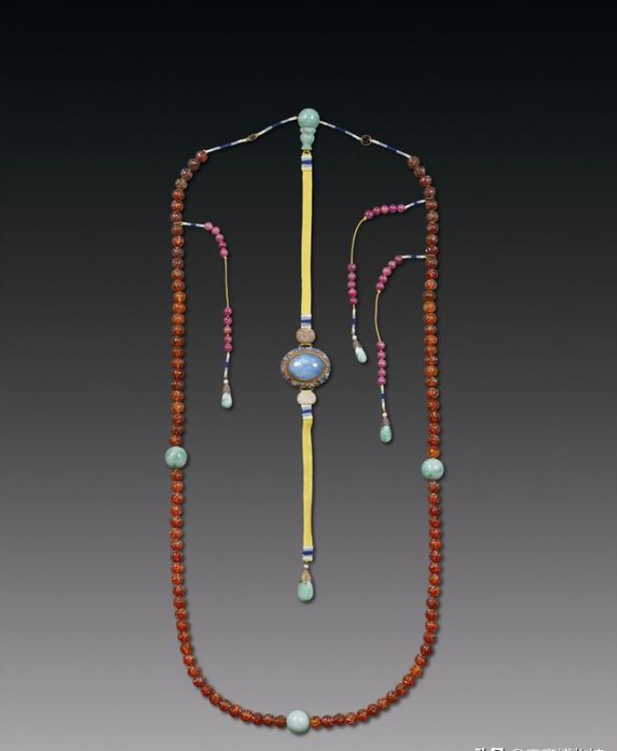 清代琥珀拍卖价格,世界上拍卖价格最高的琥珀