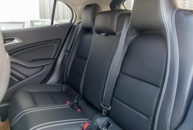 奔驰gla2004matic,奔驰gla200时尚款值得购买吗