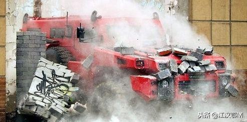 派拉蒙掠夺者vs悍马h1,派拉蒙掠夺者越野版