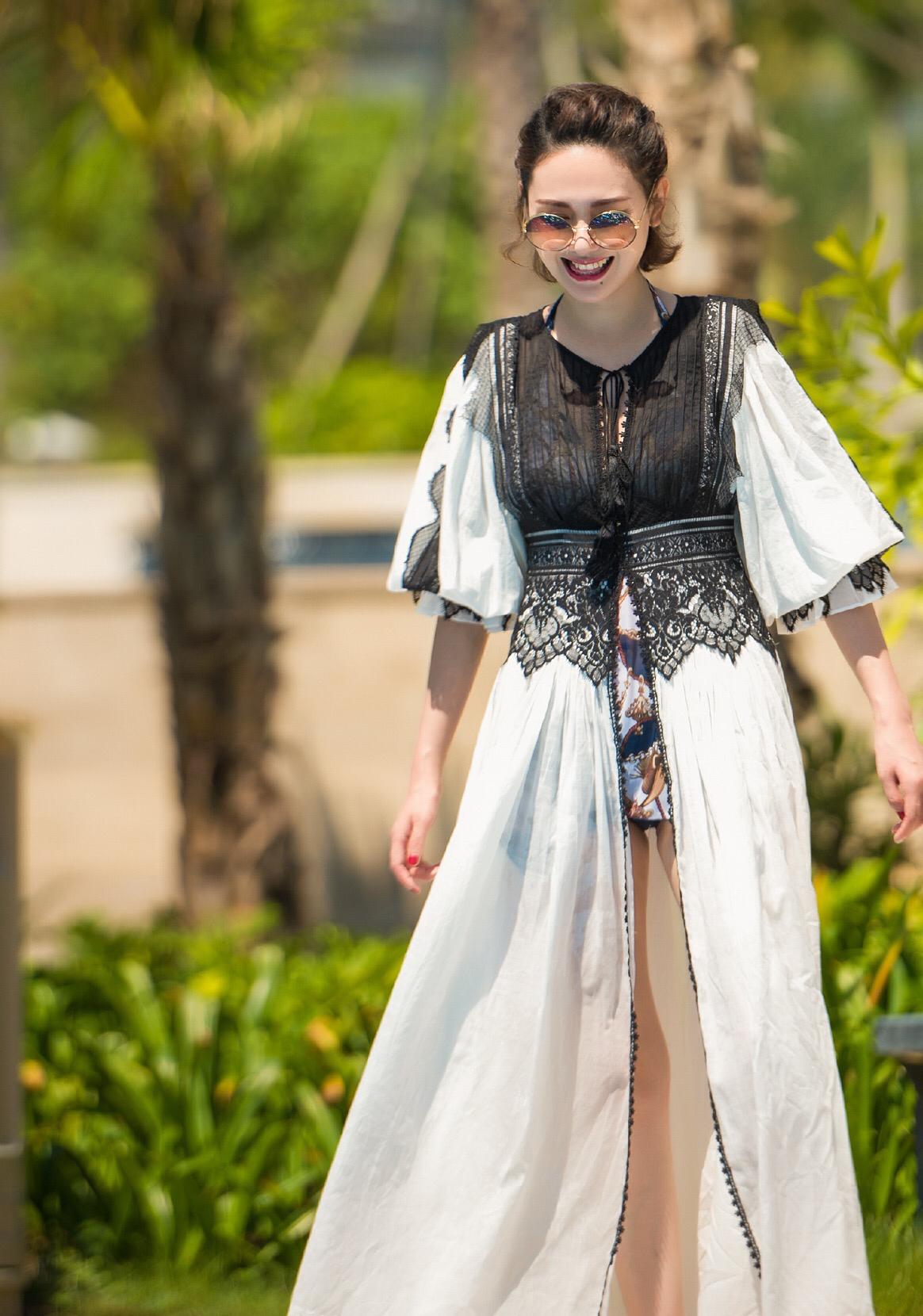 程莉莎穿搭夏天气质套装,程莉莎吊带裙穿搭