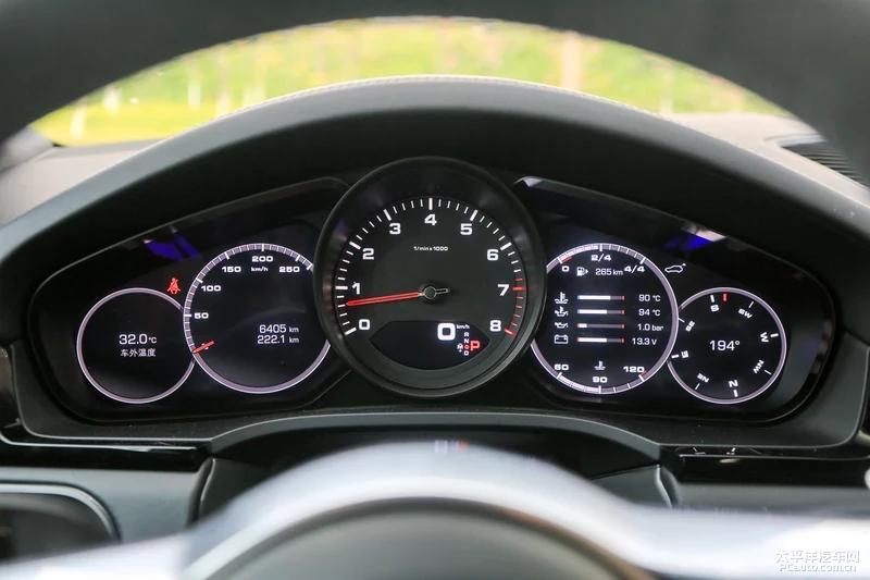 保时捷2024款卡宴coupe石英灰街拍,保时捷卡宴coupe2024款音响效果