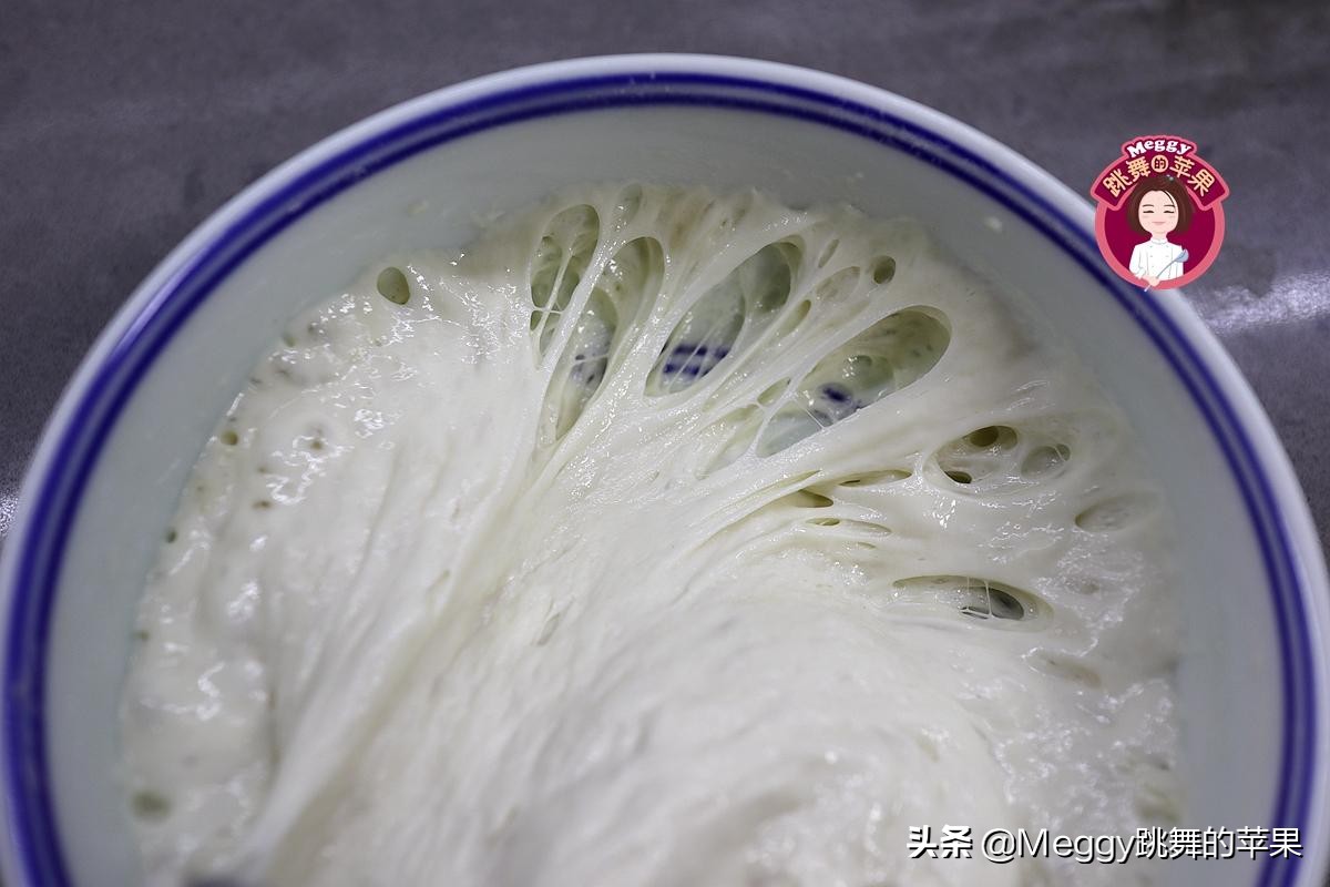 面包早餐整箱搭配草莓酱,柔软草莓酱