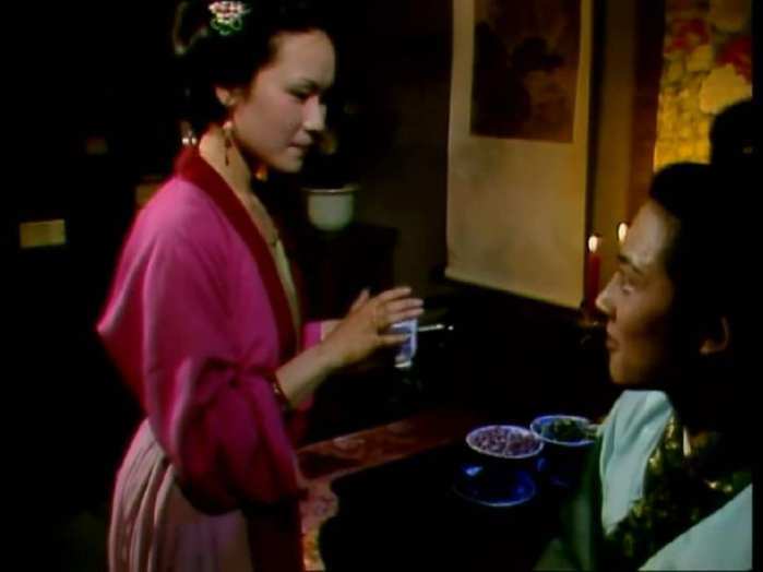 她竟把偌大贾府当做自己的后宫，把公子哥儿当成了自己的三宫六院