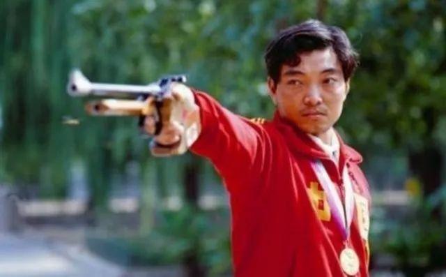 韩国教授内涵吴京运动服抄袭，被骂后认怂删文，并非首次碰瓷中国