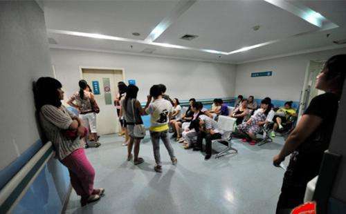 杨千嬅有多少个子宫肌瘤,杨千嬅生二胎了吗