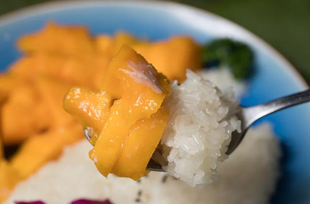 罗湖有家怪店，十个人来吃完饭后，老板居然多了一百个朋友