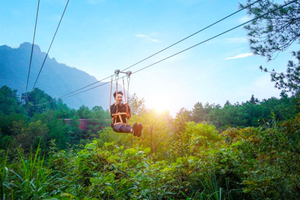 五一山顶云海露营攻略,云海悬崖旅游攻略