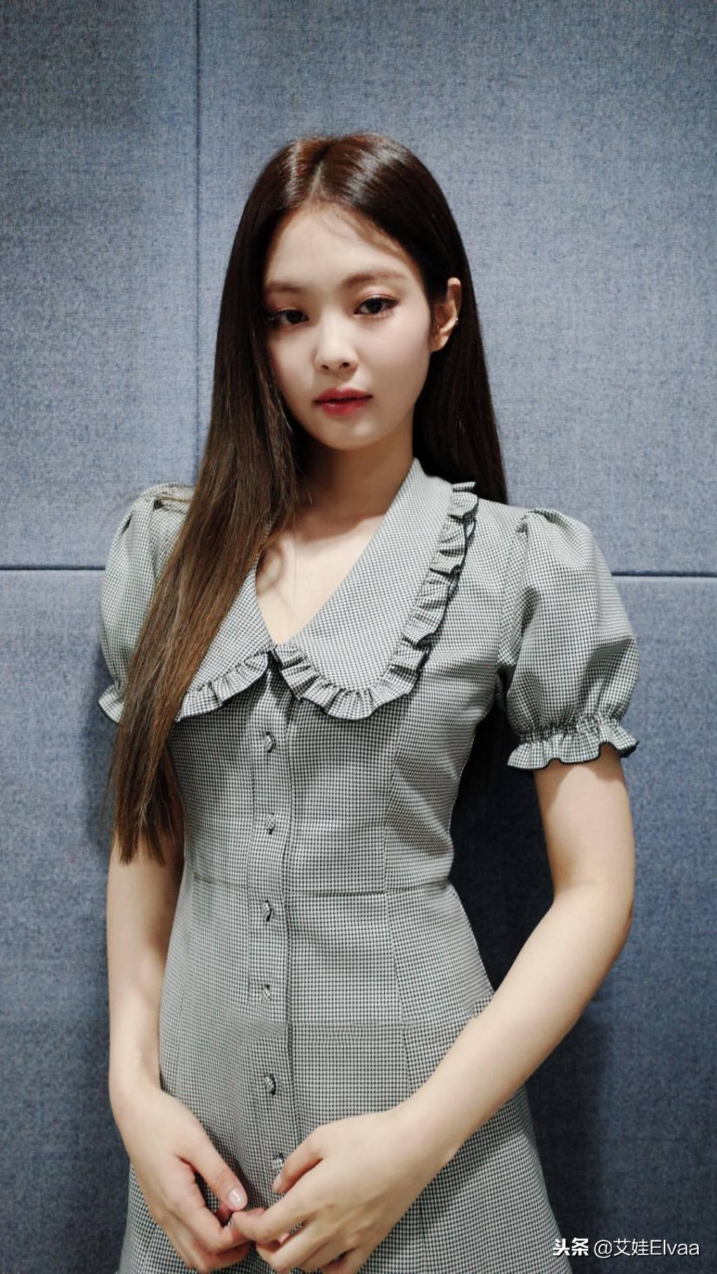 jennie穿绿色连衣裙 (jennie连衣裙露肩)