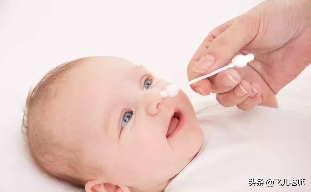 夏天勤给宝宝清洗是好事,但这4个部位不能洗的太过
