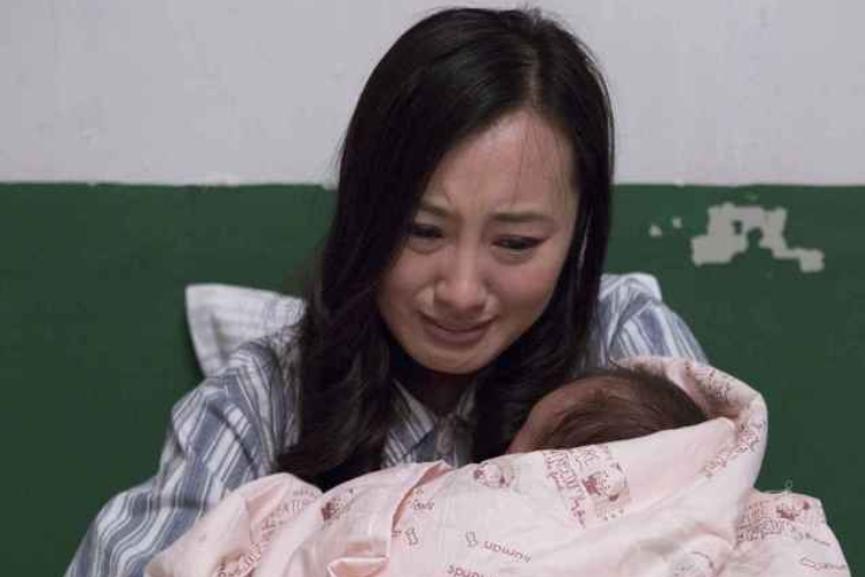 章子怡崩溃大哭坦言,章子怡被夸哭