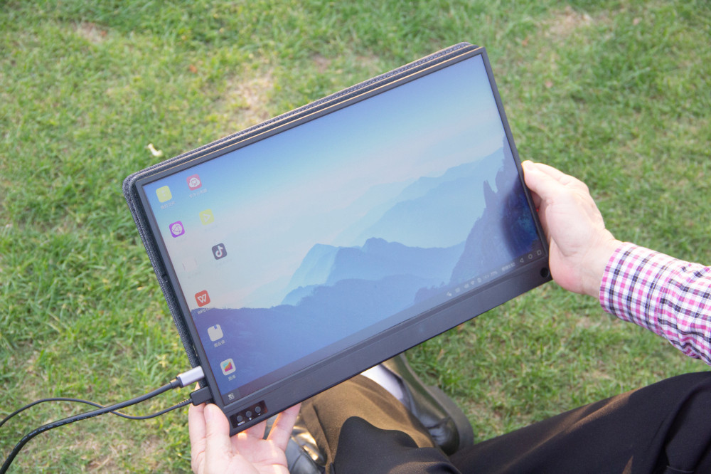 能给手机做成电脑的显示器,给手机配个显示器