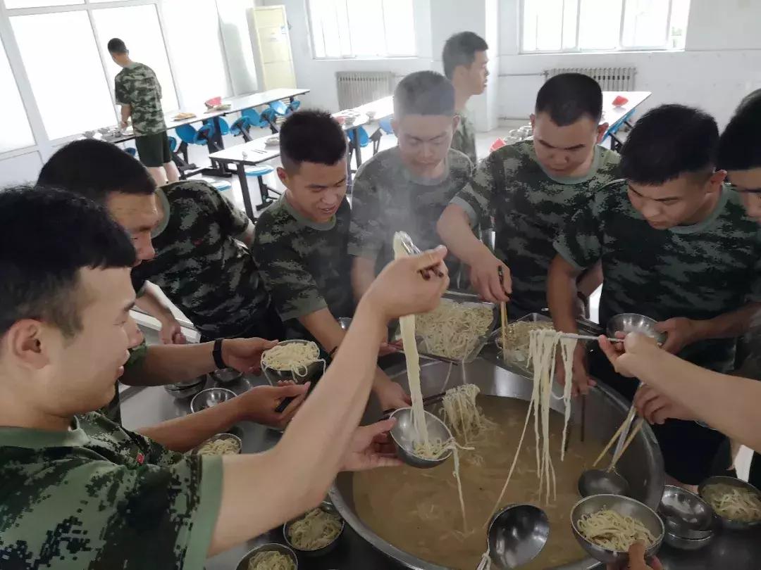 军人的铁胃,中国军人的硬骨头精神