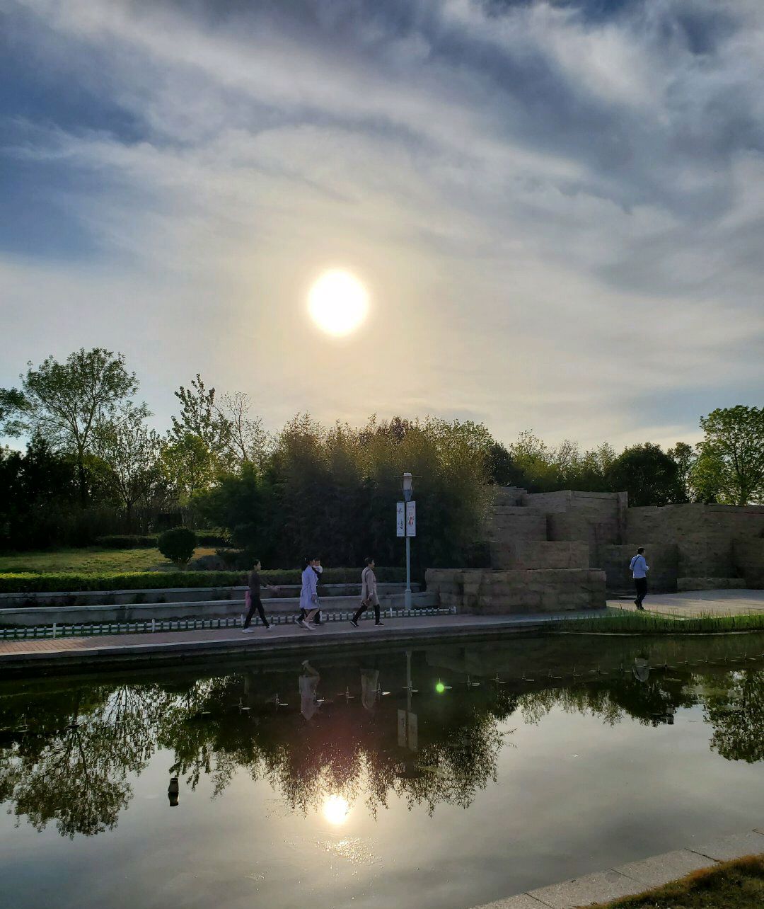 港版真香机！三星S10＋初体验，将千元机配置优化成旗舰？