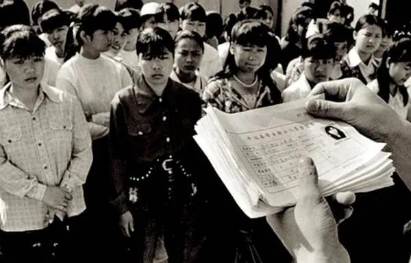 四十年后天堂向右深圳向左,天堂往左深圳往右简介