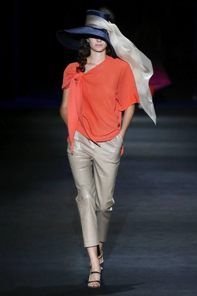 小胸怎么办,下胸弥补训练