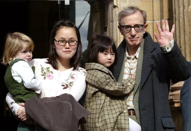 美国84岁导演与韩裔继女跨越35岁年龄差相爱，要将所有财产留给她