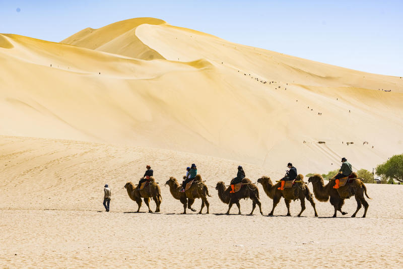 小昭回到波斯,小昭离开时的歌曲