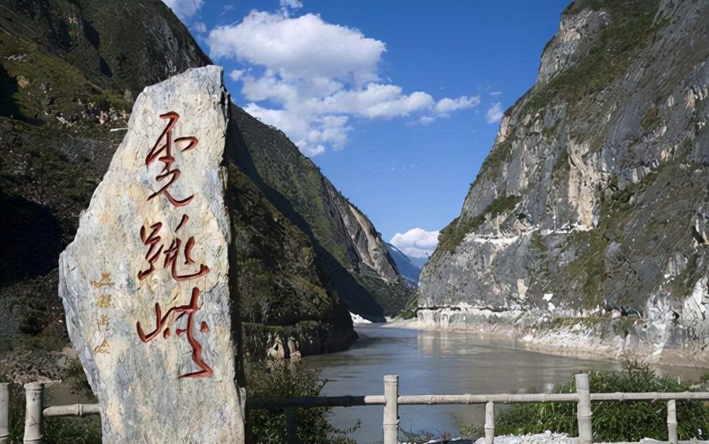 最深的峡谷虎跳峡,中国最深的峡谷云南虎跳峡