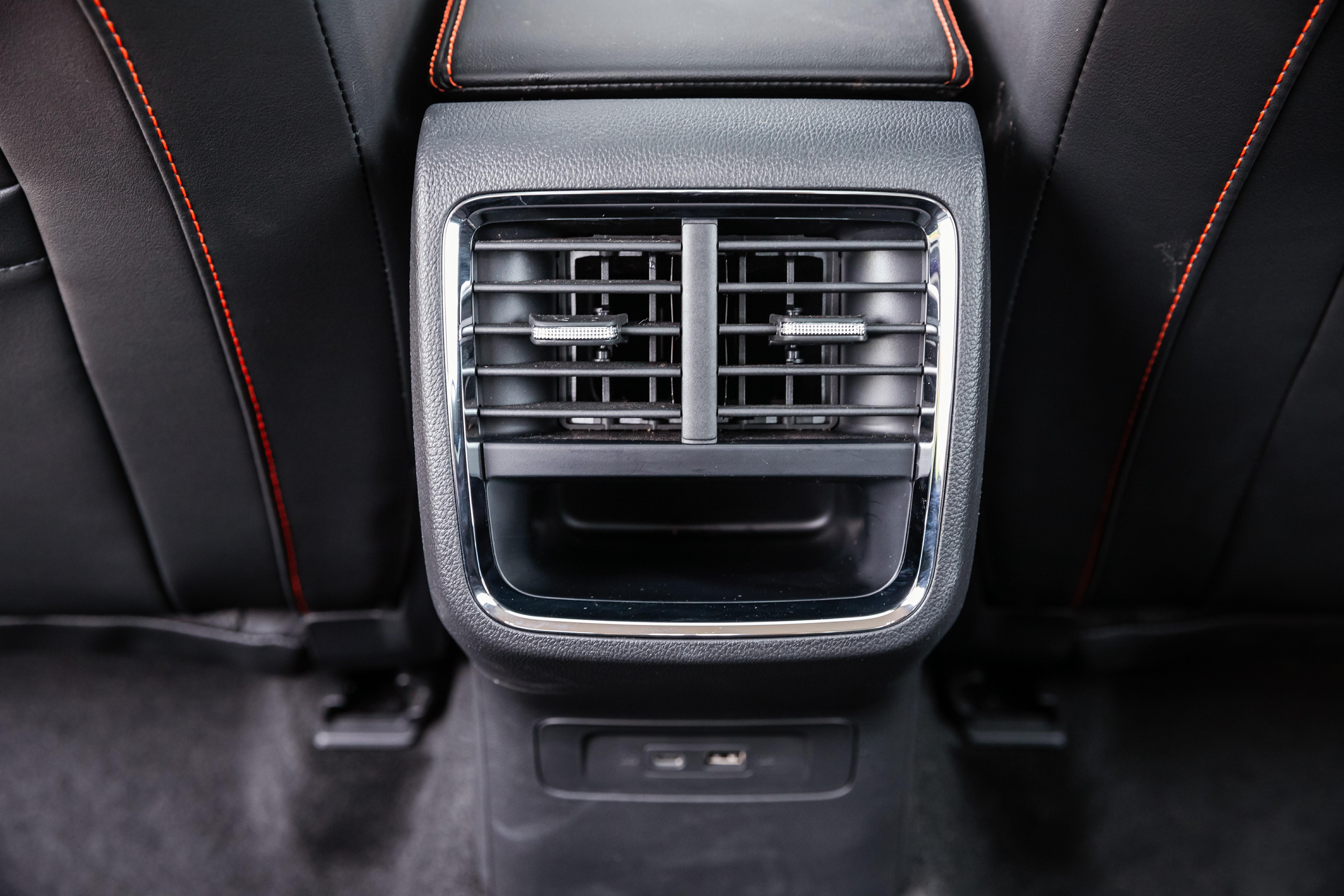 斯柯达明锐1.6和速腾发动机一样吗,斯柯达新明锐和速腾对比