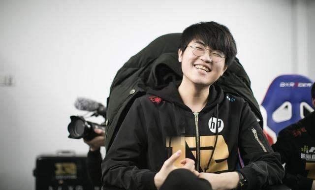 小虎讨论妖姬,姿态问小虎妖姬怎么样