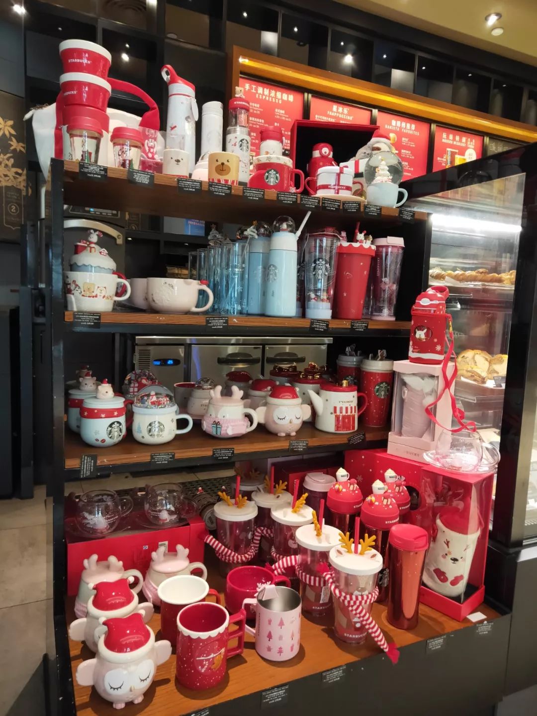 李佳琦停播都能上热搜？！这次看得我莫名心疼...