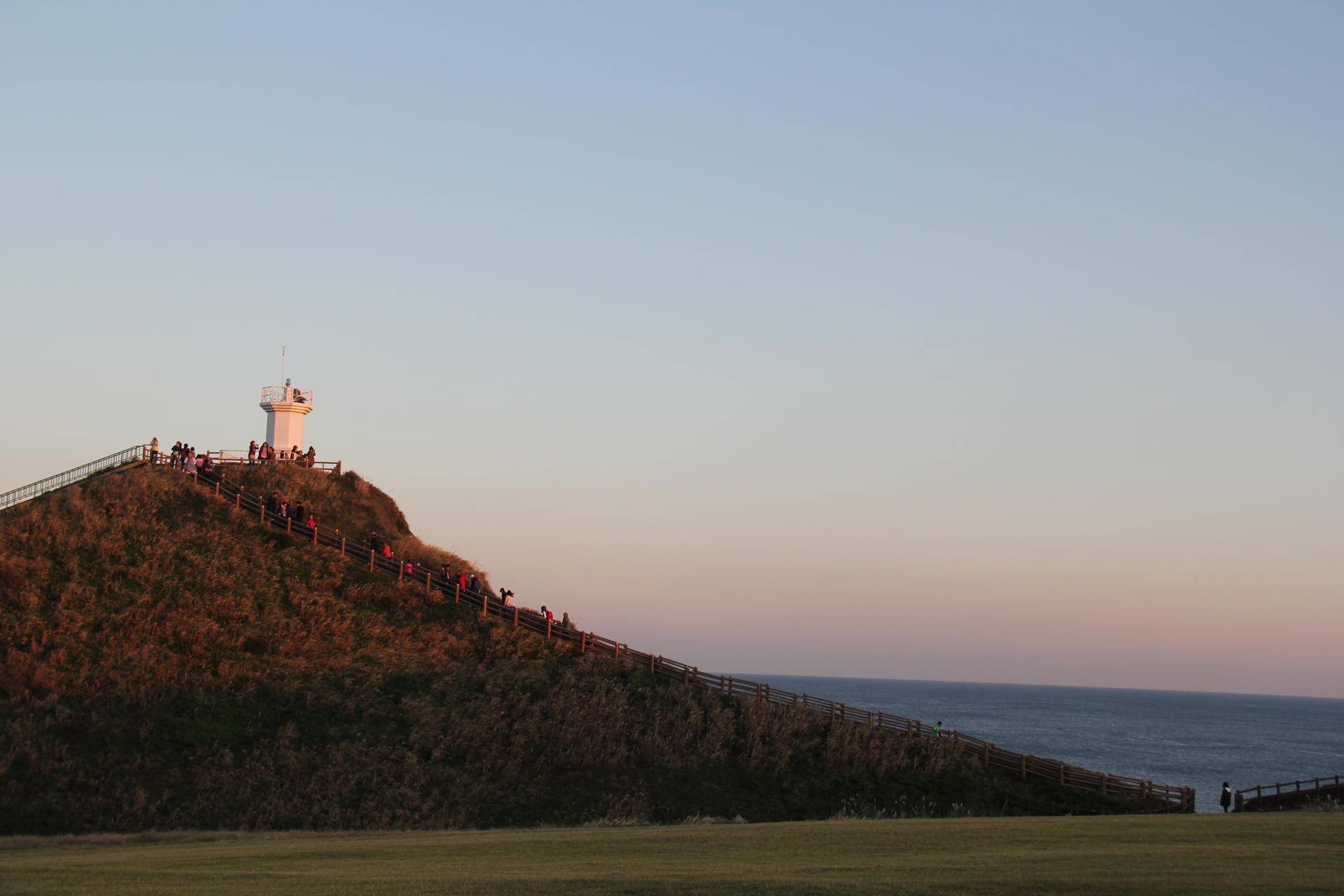 此国爱脸又常丢脸，最适合吃喝玩乐的岛，险些失误划给别国