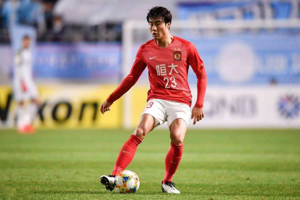 恒大后卫张琳芃,恒大后卫邹正防守视频