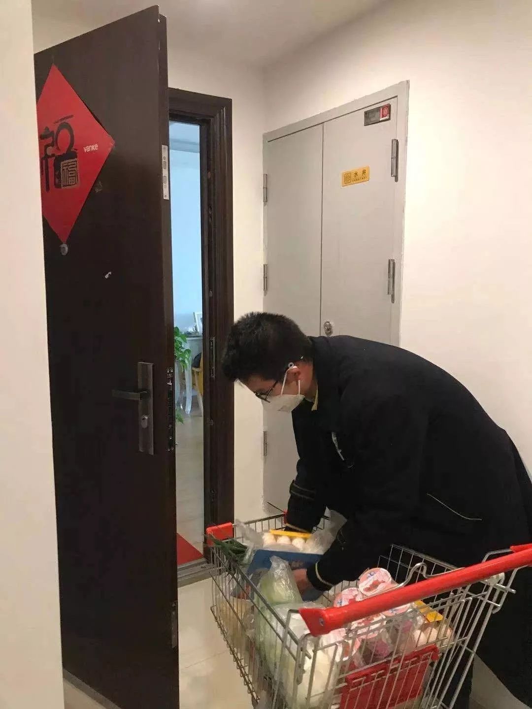 接下来，卖房子的又要在物业上“大动干戈”了