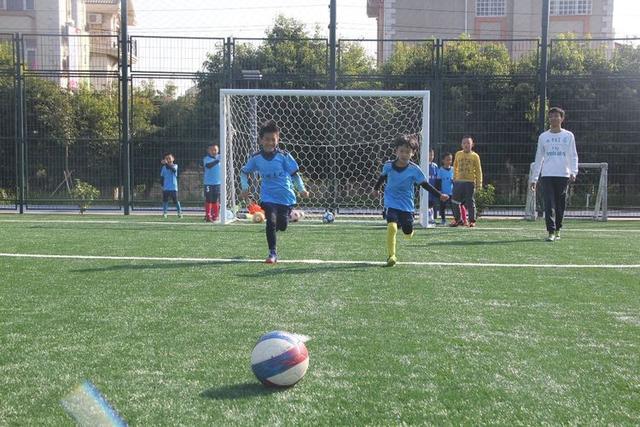 与梦想同行618,昆明青少年足球训练俱乐部