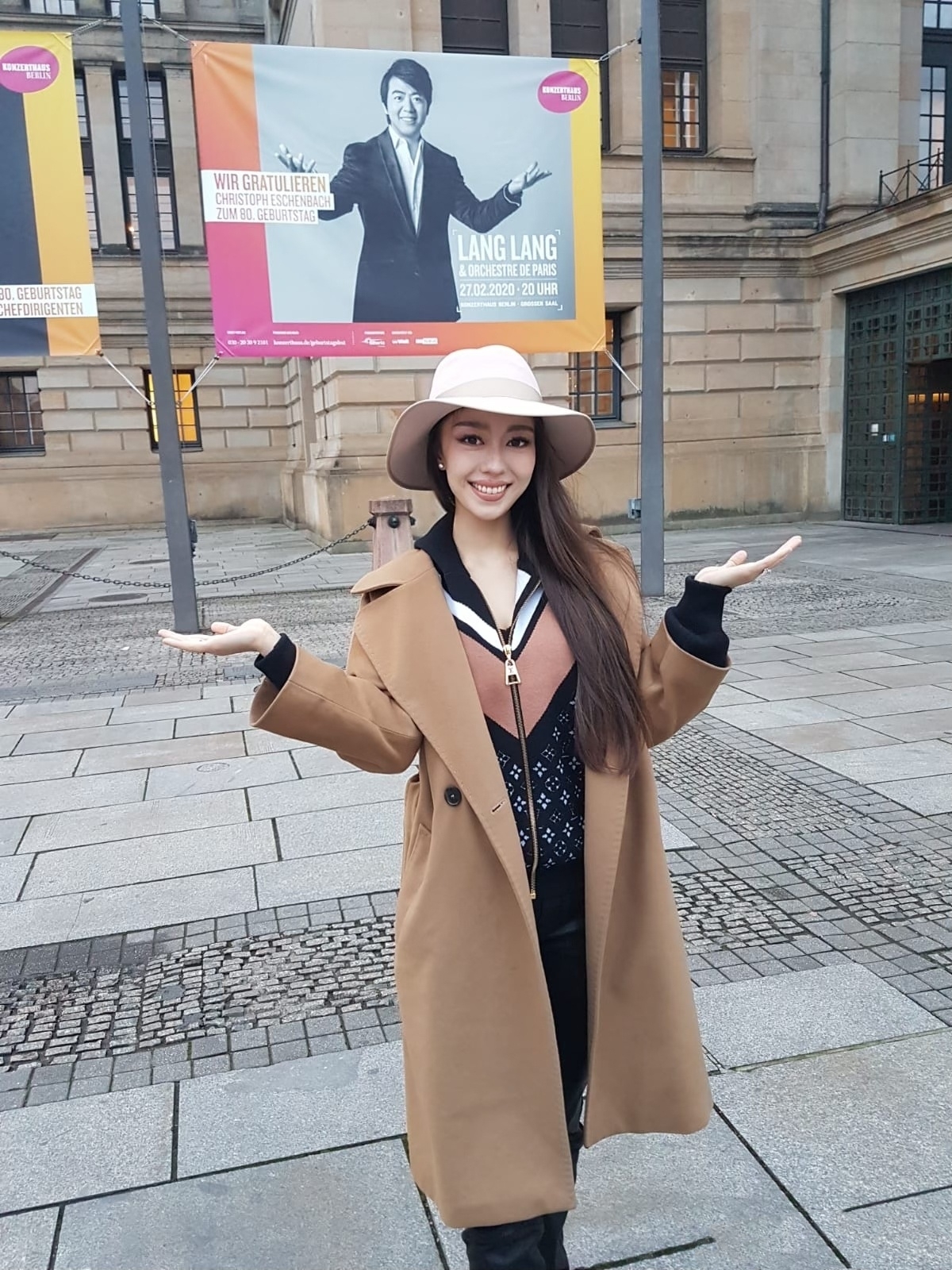 吉娜胸大腰细为什么不显胖,吉娜人间芭比图片