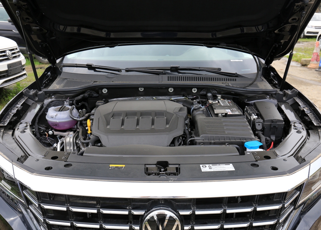 大众帕萨特现在怎么那么便宜,大众帕萨特低配高速怎么样