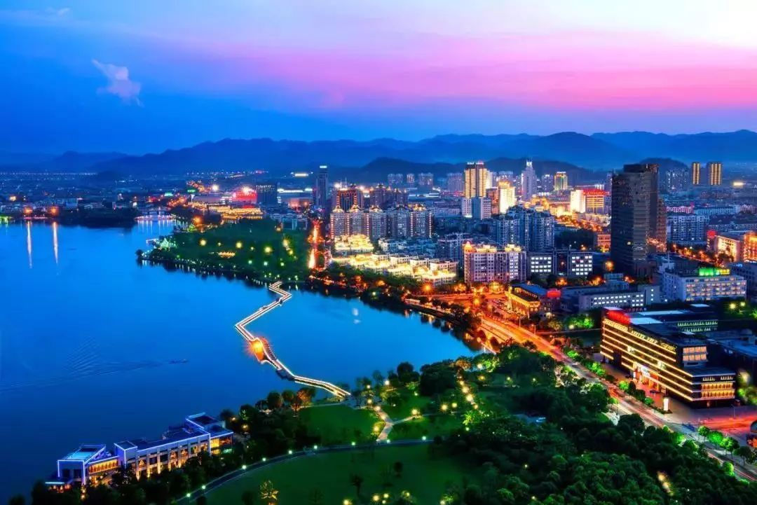 浙江这个城市发展好吗,浙江南部宜居的小城