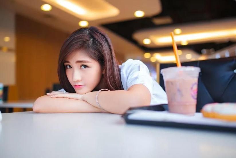 怎样追一个比较闷骚的男生,闷骚的男生咋追啊