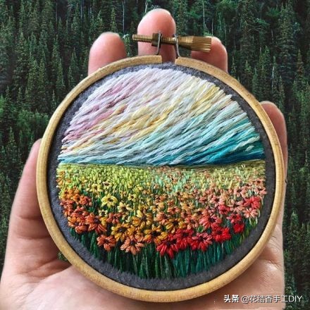 刺绣画自己绣教程,沙发背景的刺绣风景画