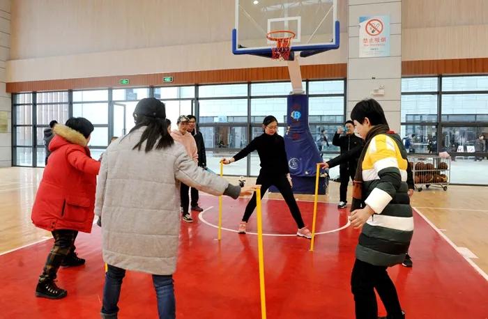 团建心理活动游戏大全,团建100个趣味游戏视频