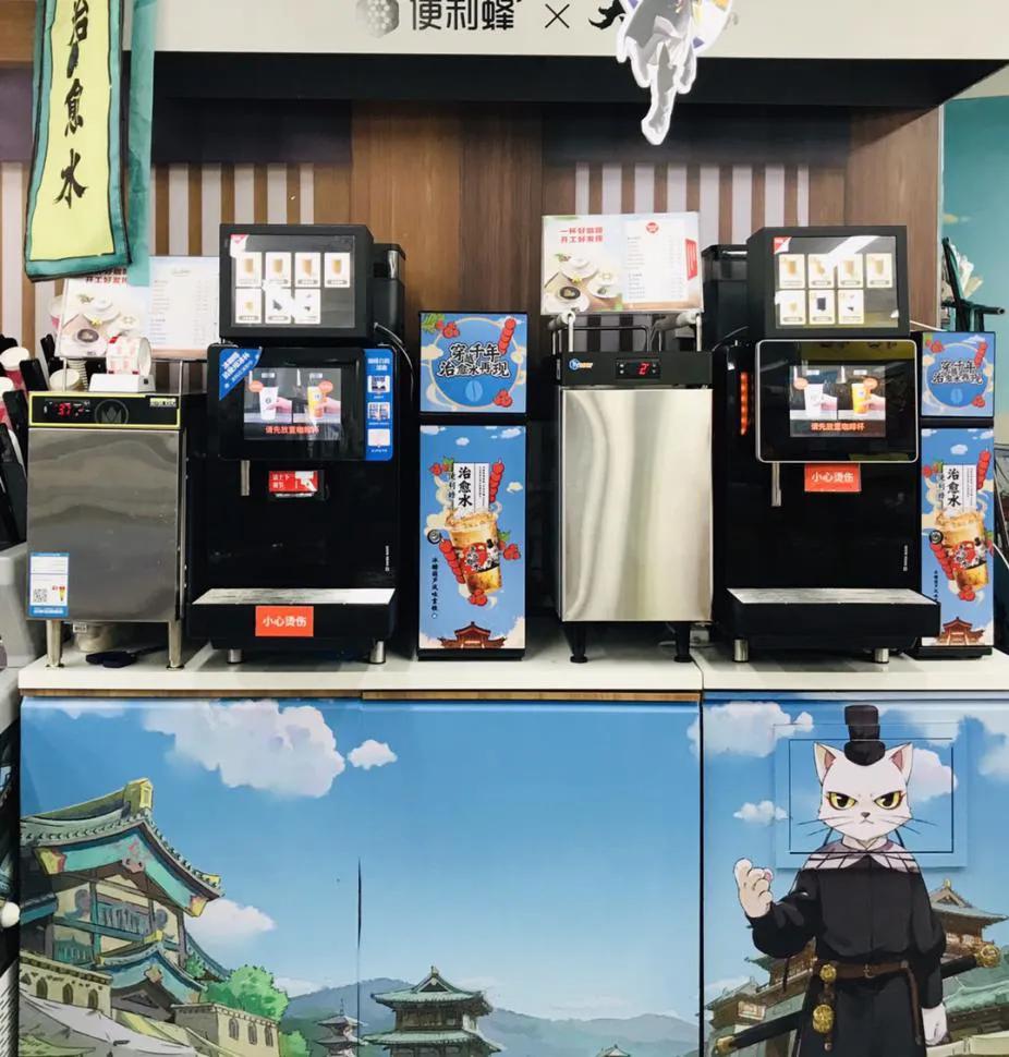 主题店、联名款齐发，便利蜂能否做好“90后”生意？