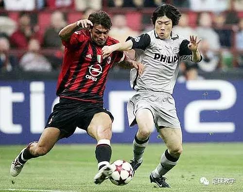 防守型边后卫怎么踢,中后卫和边后卫哪个更难踢