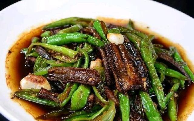 严选美食：酸菜炒肉丝，青椒油豆腐，牛肉炒藕尖，擂辣椒炒鳝鱼