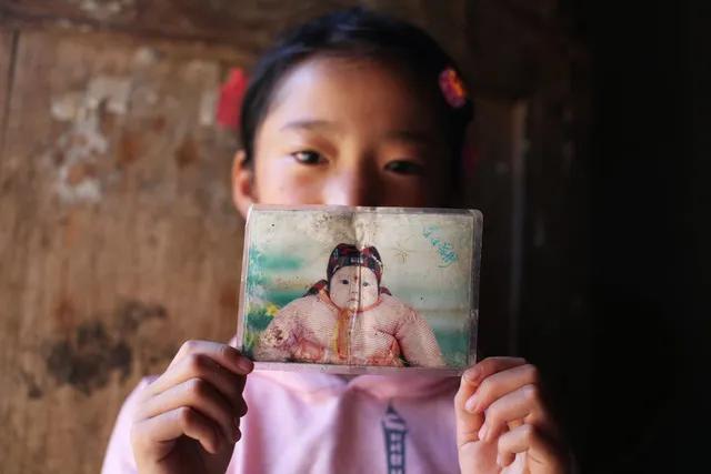 拿花生奶当奶粉，湖南“大头娃娃”的人血馒头好吃吗？