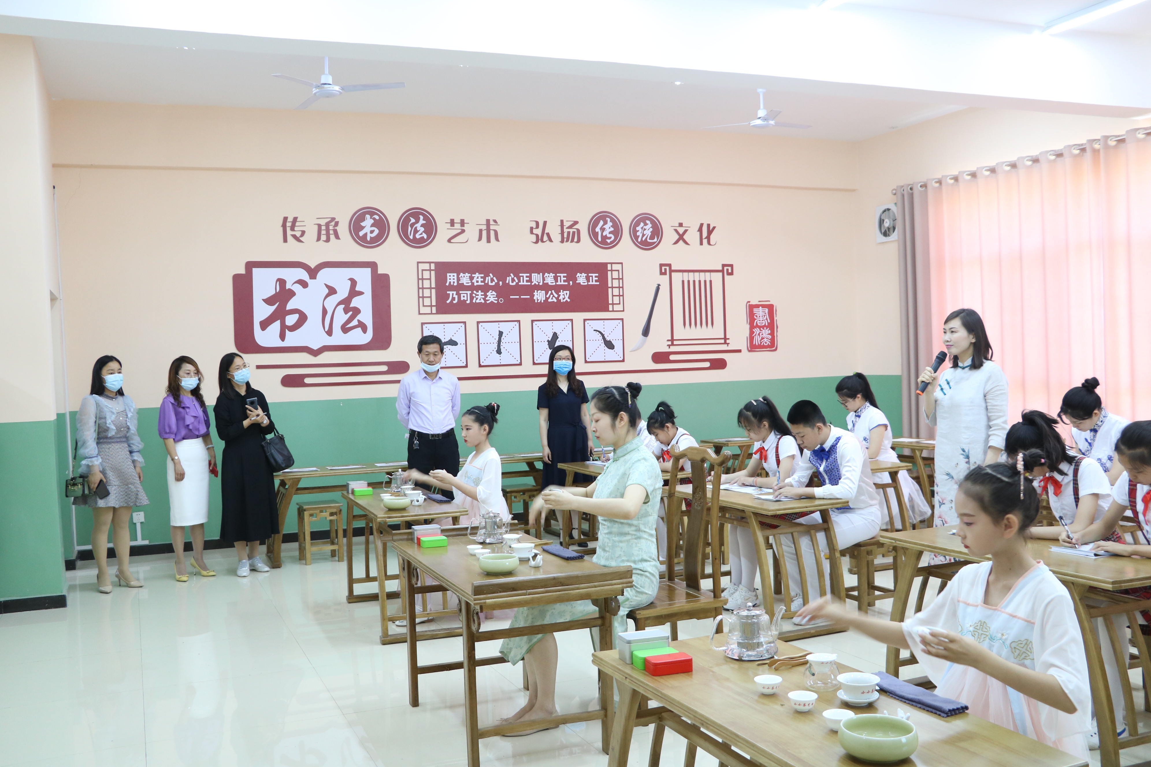 书香浸润童年主题活动之遇见美好,书香浸润童心献礼建党百年展板