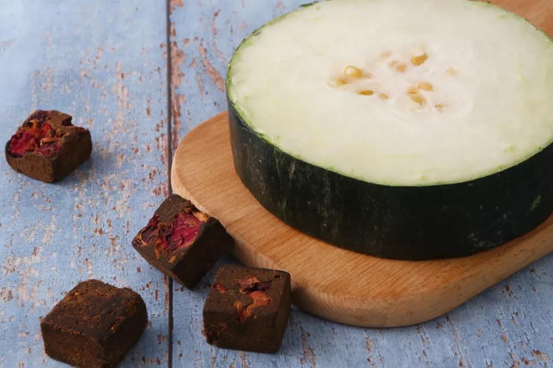 炎炎夏日不如做份甜品消消暑吧,夏日消暑甜品美味的红糖冰粉