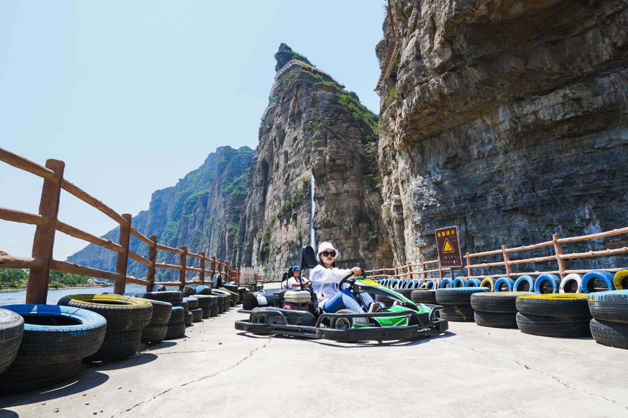 乐谷银滩峡谷漂流整段录播,乐谷银滩漂流最新视频