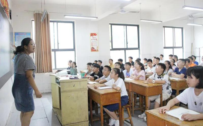 太嗨了！十足趣味+七彩梦想=百分快乐！