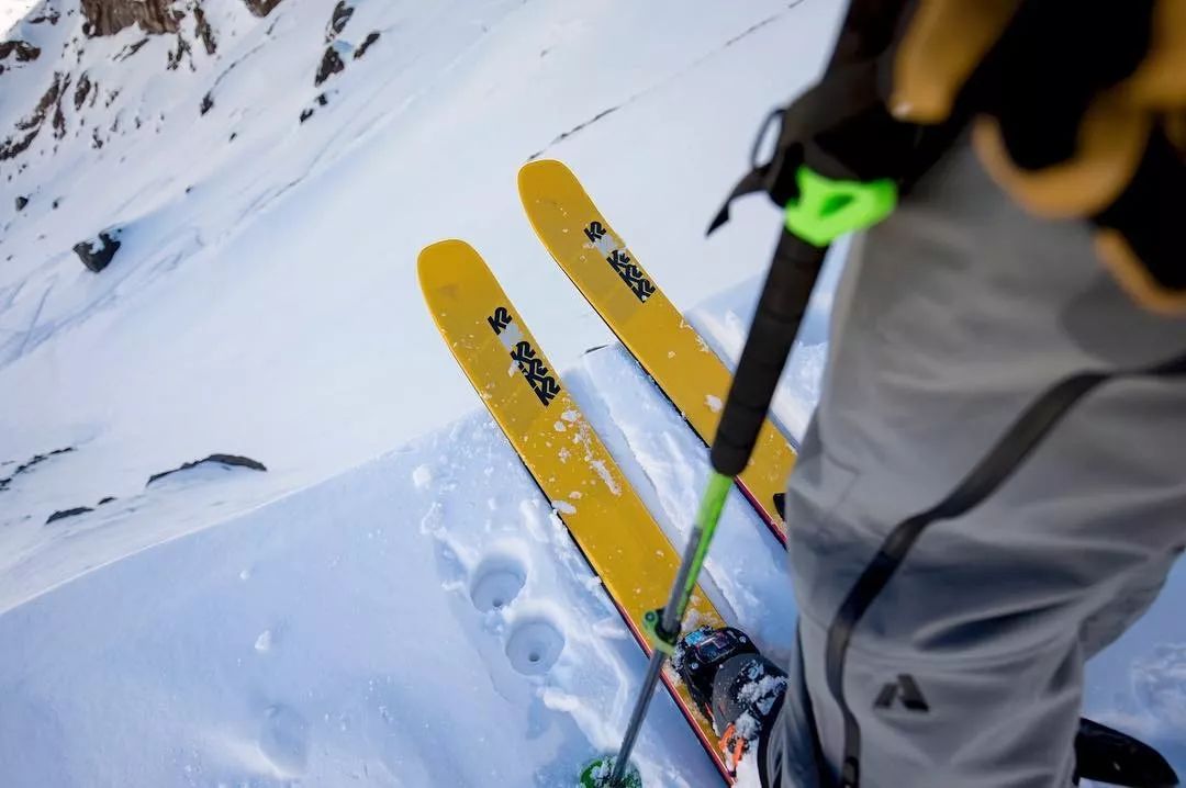 自由式滑雪单板和双板,双板自由式上下身反拧