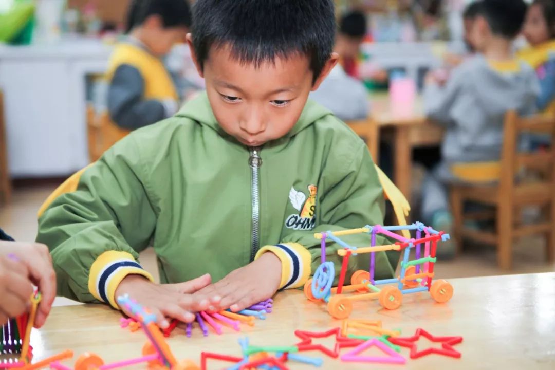 鍥犱负浼欓鑰屽嚭鍚嶇殑瀛︽牎,鍥犱负缇庨鐏殑瀛︽牎