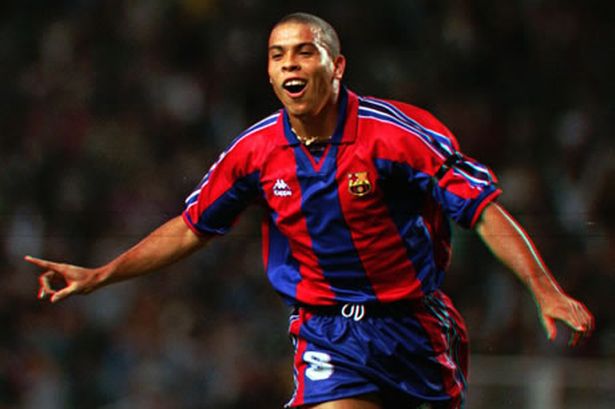 外星人罗纳尔多2002,世界足坛传奇巨星外星人罗纳尔多