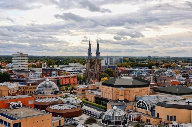 荷兰各城市足球队,荷兰总人口和总面积多少